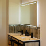 Salle de bain avec douche à l'italienne - Gîte les Vabres